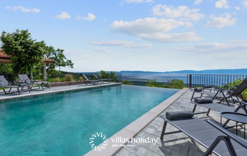 Infinity pool of Villa Green Garden