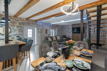 Dining area of Villa Green Garden